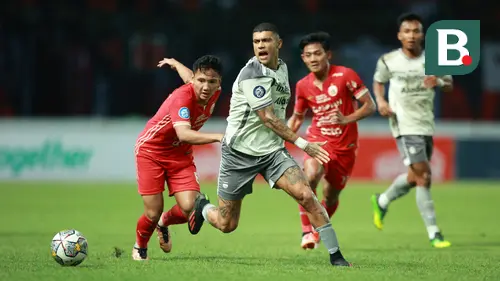 Foto: Persija Jakarta Kalahkan Persib Bandung 2-0