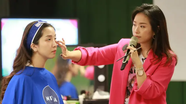 Tokopedia X Fimelahood: Serunya Belajar Makeup Korea Bareng Wenny Dewanti