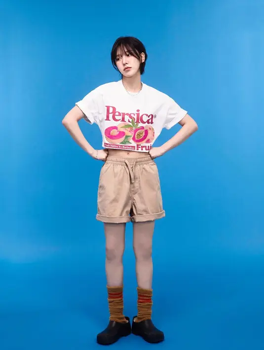 Tampaknya Wendy sangat menikmati pilihan look-nya yang lebih tomboy kali ini. Rentetan postingan di Instagramnya mengusung konsep serupa. [Instagram @todayis_wendy]