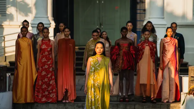 Fashion Show Senja Pertama di Galeri Nasional Indonesia: Koleksi Sinergi yang Memukau dengan Sentuhan Budaya dan Keindahan Alam