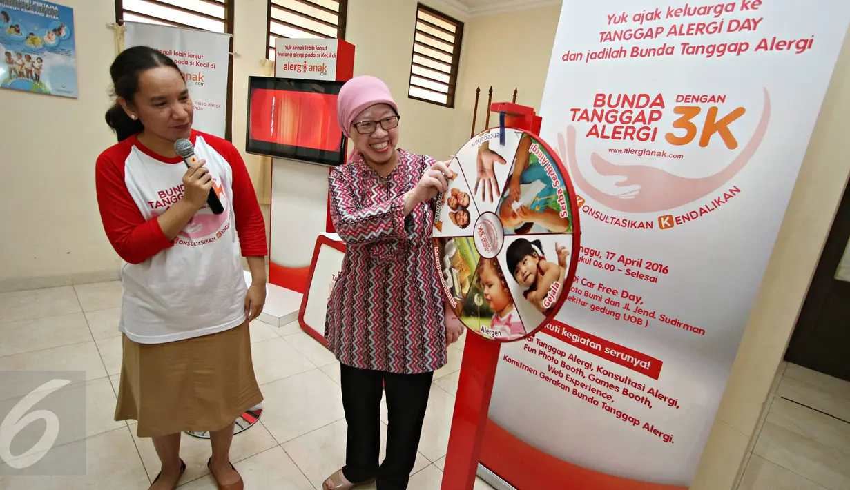 Dokter Delia Krisnawaty memberikan penyuluhan tentang alergi di Klinik Dokter Keluarga FKUI Jakarta, Rabu (13/4). Sarihusada bekerjasama dengan Dept. IKK FK UI menyelenggarakan Allergy Awarness Week pada 10-17 April 2016 (Liputan6.com/Immanuel Antonius)