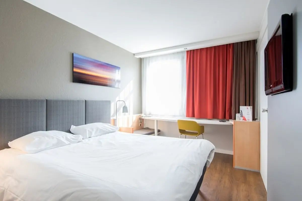 Ilustrasi kasur hotel