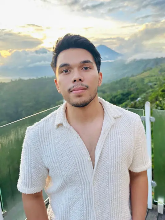 7 Transformasi Thariq Halilintar Dari Sebelum Tenar Hingga Kini, Curi Perhatian (IG/thariqhalilintar)