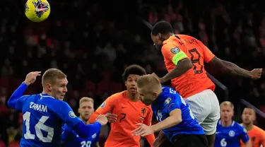 Gelandang Timnas Belanda, Georginio Wijnaldum mencetak gol ke gawang Estonia pada matchday terakhir Grup C  Kualifikasi Piala Eropa 2020 di Johan Cruijff Arena, Selasa (19/11/2019). Belanda mengandaskan Estonia dengan skor 5-0. (AP Photo/Peter Dejong)