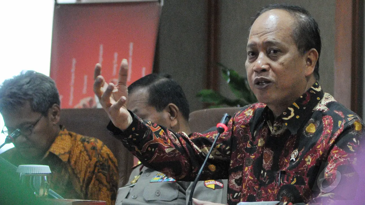 Menristek Serahkan Data Universitas Pembuat Ijazah Palsu