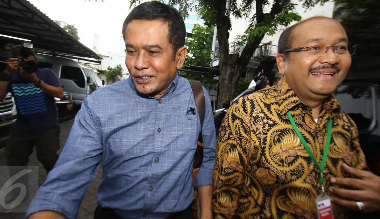 Bupati Nganjuk, Taufiqurrahman usai menjalani pemeriksaan di KPK, Jakarta, Selasa (24/1). Taufiqurrahman mengaku diperiksa KPK selama 5 jam. (Liputan6.com/Helmi Afandi)