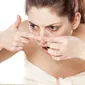 Tahukah kamu kalau memecahkan jerawat di beberapa spot pada wajah bisa berakibat fatal. Bahkan bisa meninggal! | via: demandstudios.com