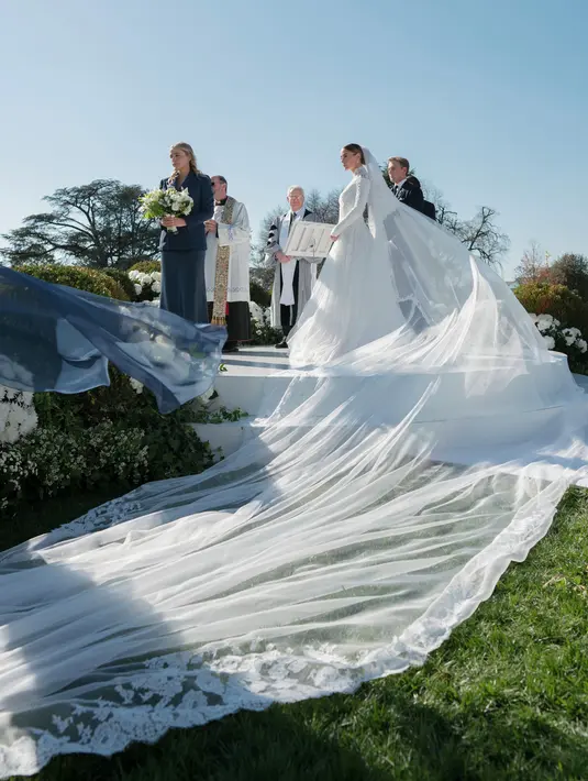 Upacara pernikahan cucu Presiden AS ini menjadi peristiwa sakral yang pertama di Gedung Putih. [Foto: Tiffany & Co. dok]