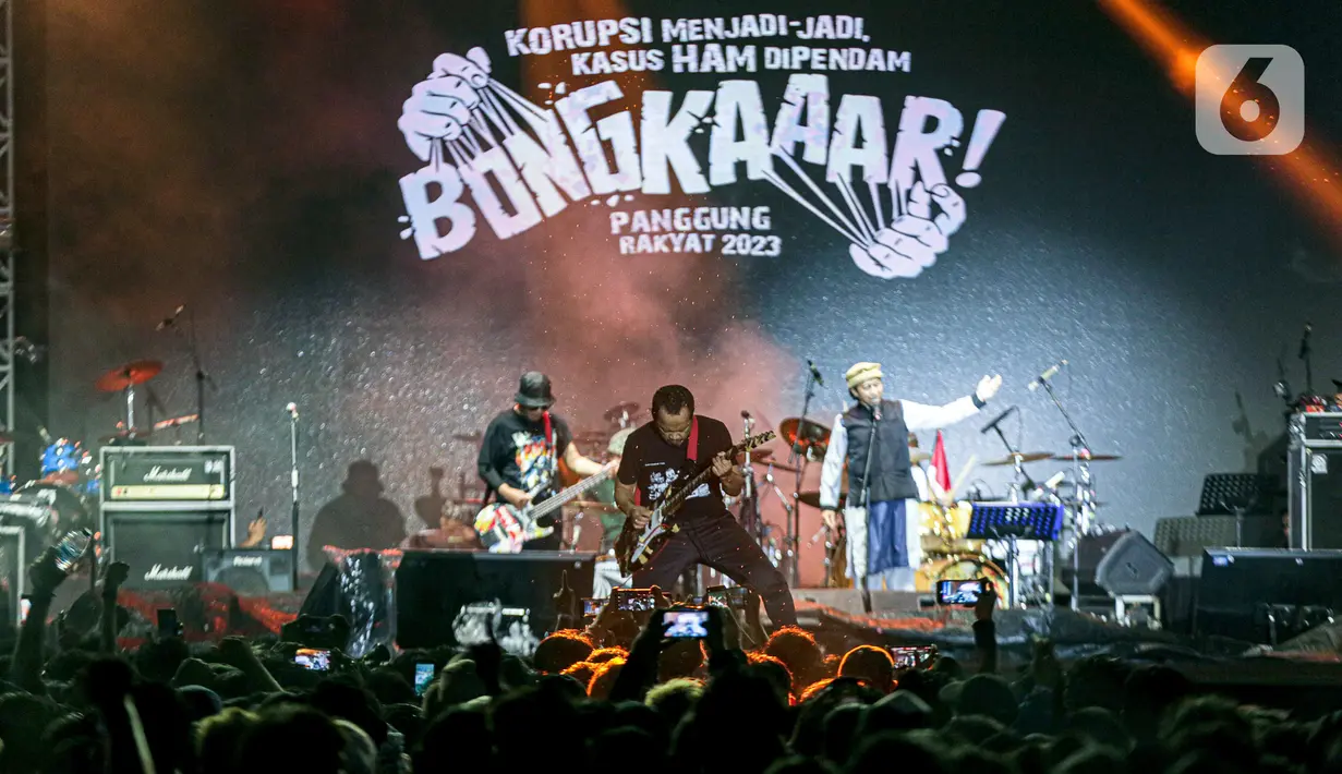 Acara diisi dengan orasi beberapa tokoh seperti aktivis HAM Usman Hamid, budayawan Goenawan Mohamad, pakar politik Ikrar Nusa Bhakti, seniman Inayah Wahid, mantan petinggi KPK Laode Muhammad Syarif, hingga ekonom Faisal Basri serta Rhenald Kasali. (Liputan6.com/Faizal Fanani)