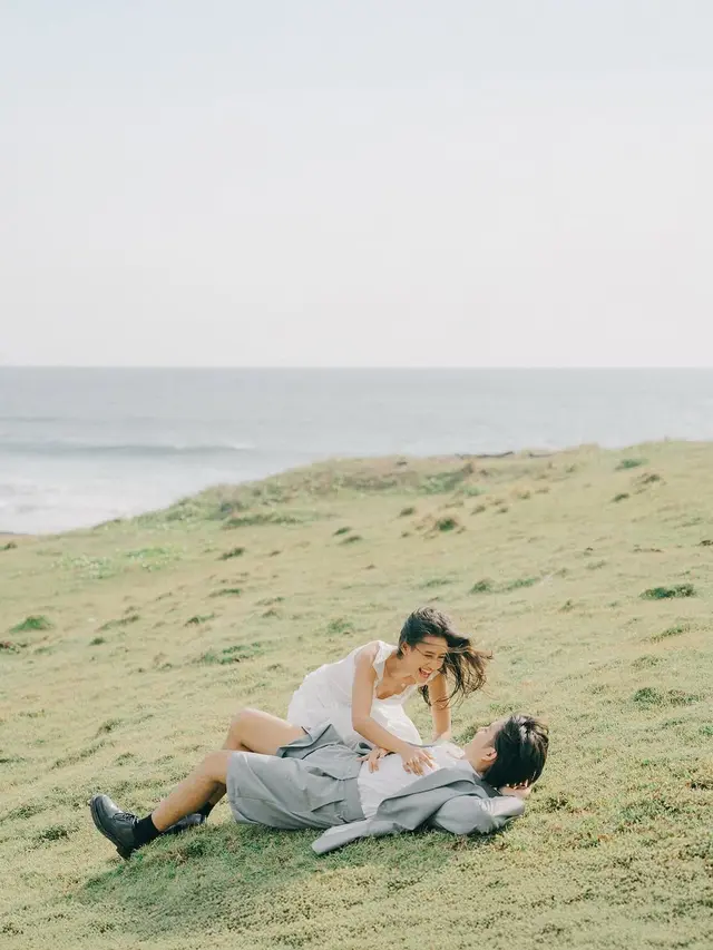 8 Foto Prewedding Angga Yunanda dan Shenina Cinnamon yang Bak Adegan Film Berbagai Genre