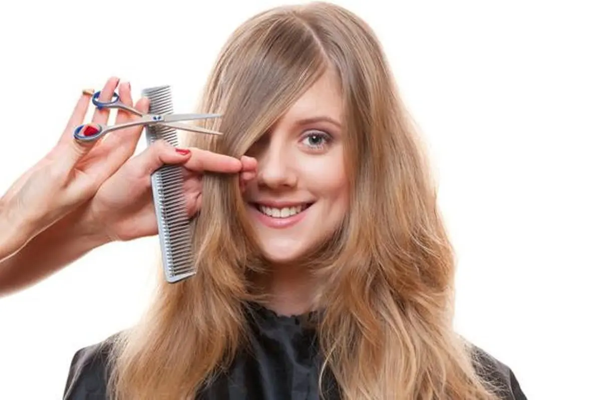 5 Gaya Rambut yang Bikin Wajah Terlihat Tirus