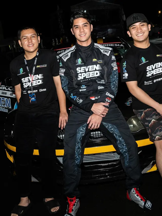 7 Potret Al Ghazali Raih Juara 3 Ngedrift, Peluk Mesra Alyssa Daguise Jadi Sorotan