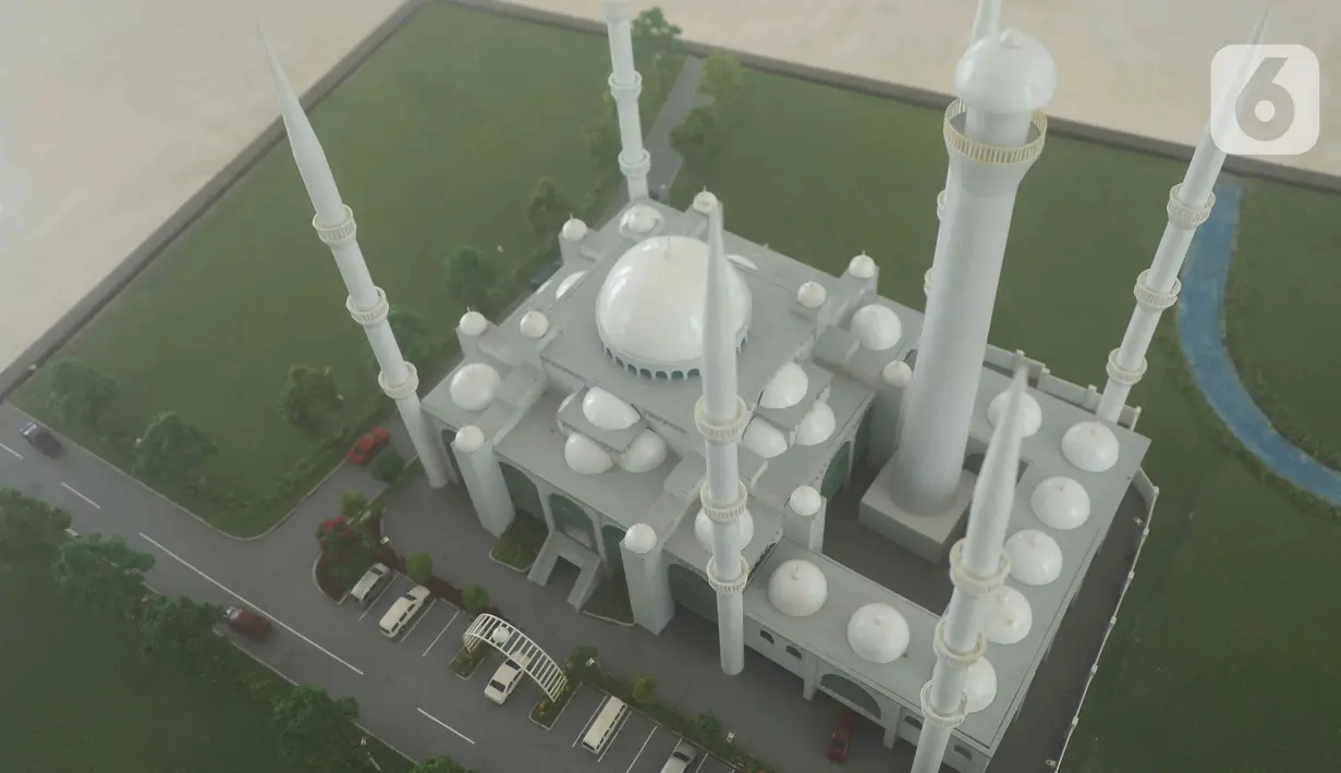Masjid Al Fajri menjadi masjid pertama di Indonesia yang mengusung gaya arsitektur Usmaniyah secara utuh. (Liputan6.com/Herman Zakharia)