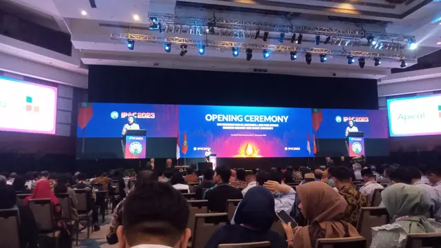 Ketua Umum GAPKI Eddy Martono dalam 19th Indonesian Palm Oil Conference and 2024 Price Outlook dengan tema “Enhancing Resiliency Amid Market Uncertainty”. (Tira/Liputan6.com)