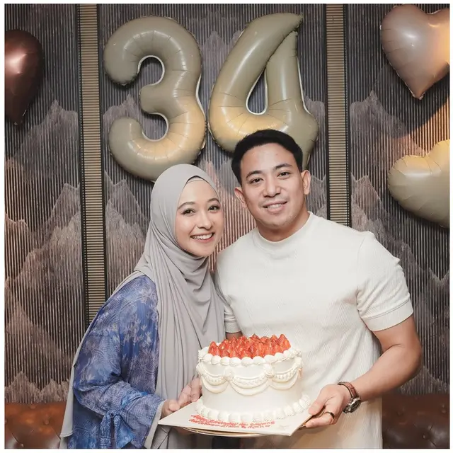 6 Potret Ultah Poppy Bunga ke-34 Penuh Kejutan, Undang Rizky Febian