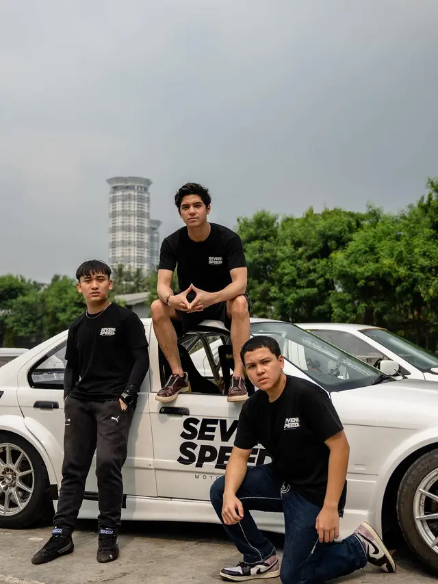 7 Potret Al Ghazali Bareng Tim Driftnya, Bakal Ikut Turnamen Tahun Ini