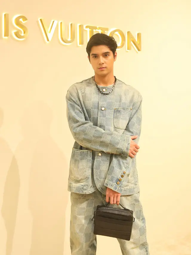 Al Ghazali di acara Louis Vuitton. [Adrian Putra/Fimela]