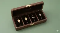 7 Model Gelang Emas Elegan Motif Bunga Kecil Tanpa Batu: Tampil Feminin dan Berkelas