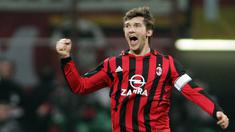 Shevchenko bergabung dengan AC Milan pada 1999 hingga 2006. Ia menjadi salah satu striker terbaik yang pernah dipunya Rossoneri. (AFP/Paco Serinelli)