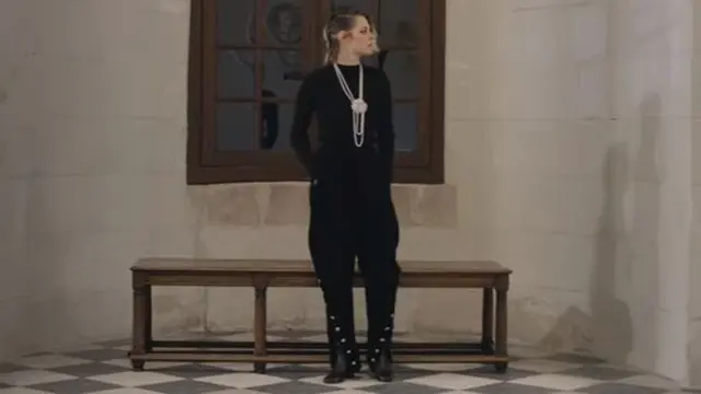 Kristen Stewart Jadi Satu-satunya Tamu Show Koleksi Terbaru Chanel