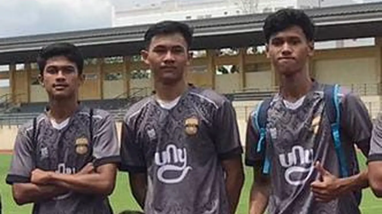 Lendy atlet lompat tinggi asal Banjarnegara yang rela jadi kuli demi kuliah di Yogyakarta. (Foto: Heni Purwono untuk Liputan6.com)