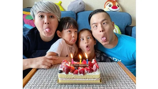 Rayakan Ulang Tahun ke-38, Ini 6 Momen Kebersamaan Ernest Prakasa dan Keluarga