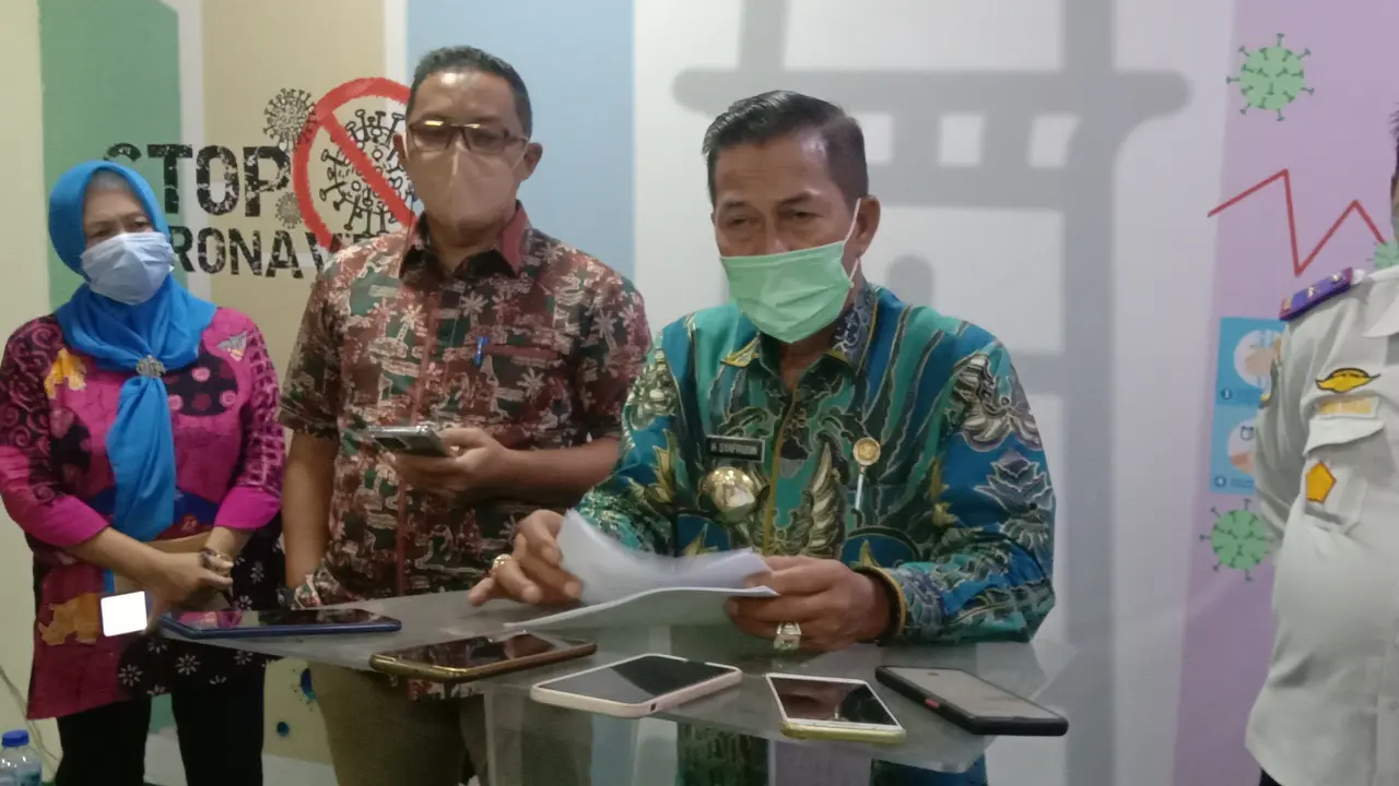 Walikota Serang, Syafrudin, Berencana Berlakukan Jam Malam. (Kamis, 01/07/2021). (Liputan6.com/Yandhi Deslatama).