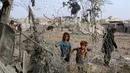 Serangan Israel yang menghancurkan sebagian besar wilayah Gaza menyebabkan sejumlah krisis, termasuk kesehatan anak dan kelaparan. Perserikatan Bangsa Bangsa (PBB) menyebut, kini, 80% wilayah Gaza telah menjadi zona militer Israel—sebuah situasi yang memaksa penduduk Gaza berpindah ke kawasan pengungsian. (Eyad BABA/AFP)