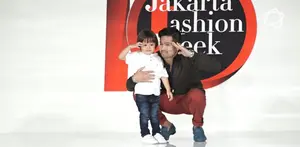 Sempat ragu, Jessica Iskandar kaget El Barrack pandai berjalan di catwalk.