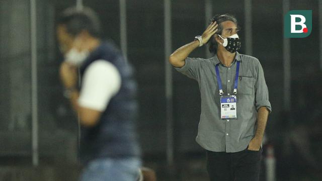 Foto: Antiklimaks Bali United saat Jadi Juara BRI Liga 1, Dibantai Persebaya 0-3