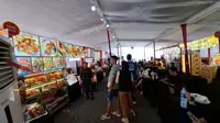 Sejumlah stan kuliner nonhalal di ajang Festival Kuliner Nonhalal di Solo Paragon Mall.(Liputan6.com/Fajar Abrori)