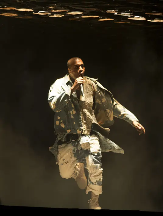 Bagi seorang Kanye West, dibutuhkan bakat luar bisa untuk meruntuhkan batasan-batasan yang ada merupakan hal menarik. (Bintang/EPA)