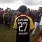 Menpora Imam Nahrowi ikut langsung menjadi peserta mini game pada choching clinik di Lapangan Cisayong, Tasikmalaya (Liputan6.com/Jayadi Supriadin)