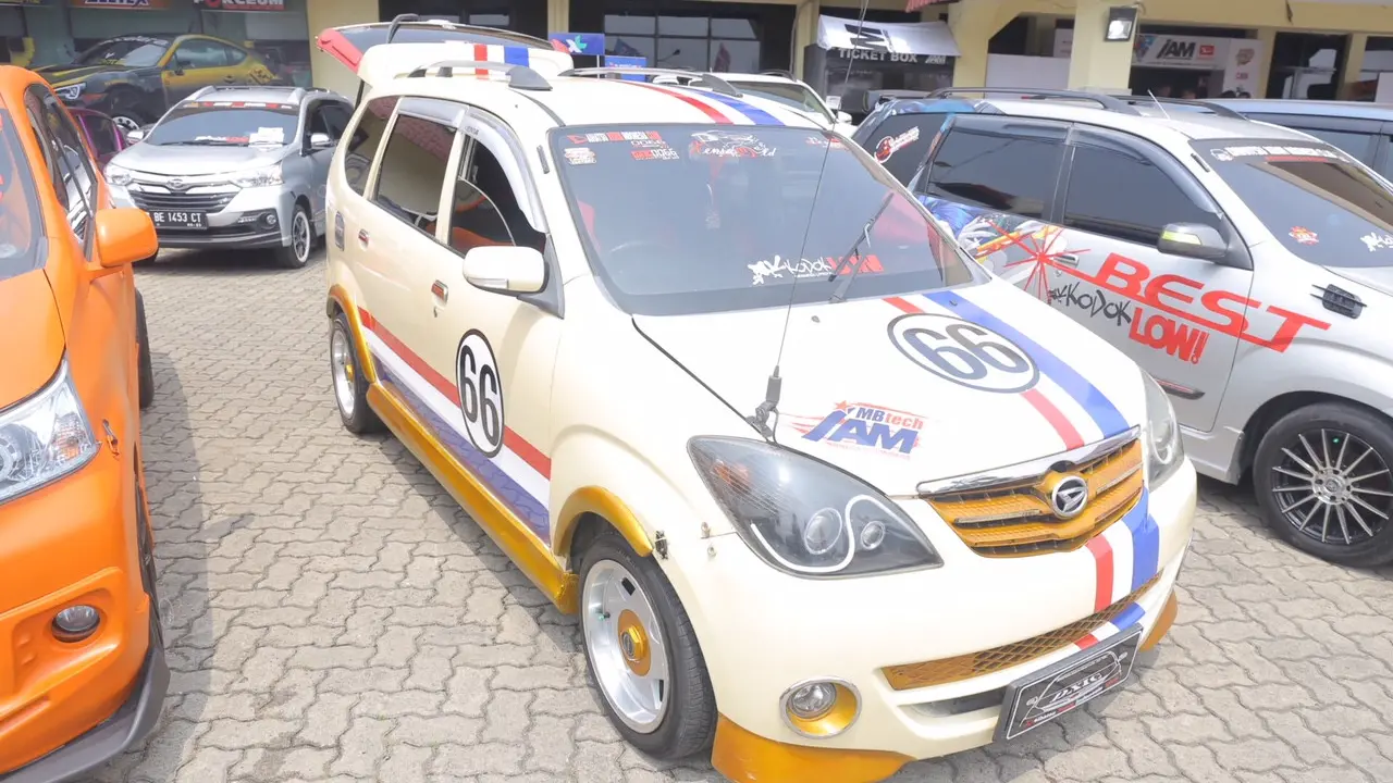 Puluhan Mobil Daihatsu Adu keren di Lampung (PT ADM)