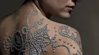 Seni melukis tubuh juga bisa menjadi karya super mahal tergantung ukuran dan bagaimana desain tato dibuat. 