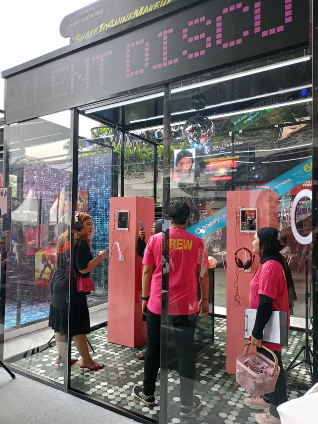 Studi: Masyarakat Indonesia Dengarkan Musik dan Gunakan Makeup untuk Aktualisasi Diri