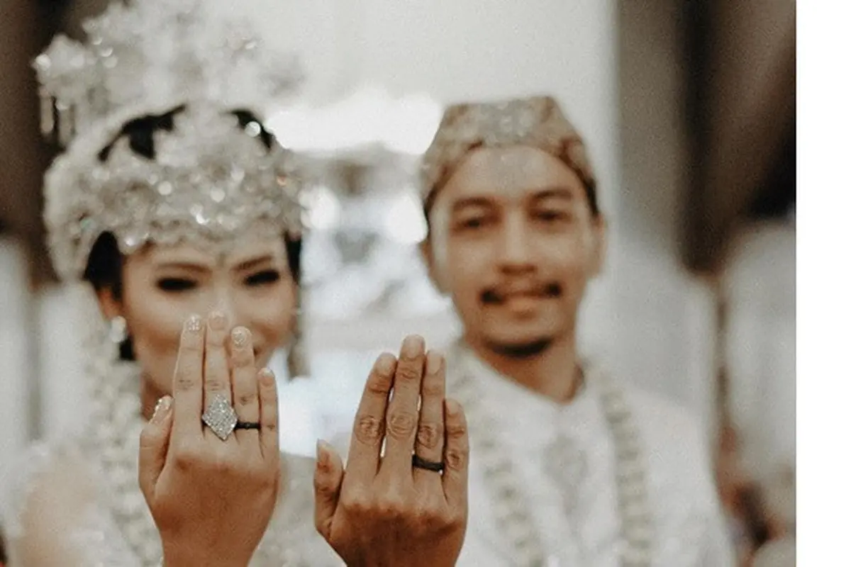 Resmi Menikah, Ini 7 Potret Cantik Aqia Istri Fiersa Besari