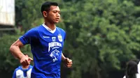 Striker Persib, Muchlis Hadi Ning Syaifulloh. (Bola.com/Muhammad Ginanjar)