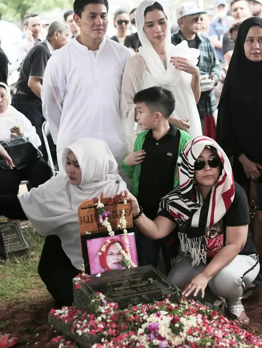Ibunda Vino G Bastian meninggal dunia. (Budy Santoso/© KapanLagi.com)