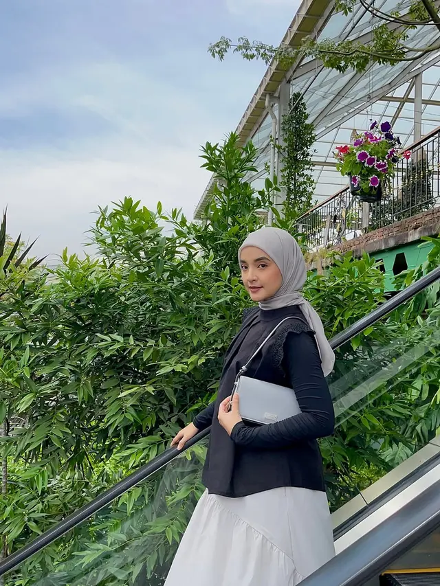 6 Potret Padu Padan Outfit Stylish Nabila Ishma Ala Cewek Kue, Mamba, dan Bumi