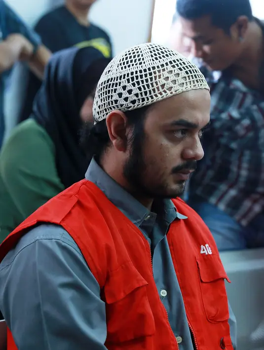 <p>Rio mengaku lebih banyak beribadah di Rutan menanti sidang penentuan yang akan digelar pekan depan pada 10 Agustus 2015. Pribadi Rio pun kian dewasa dan religius dalam menghadapi kasus narkoba yang menimpa dirinya. (Wimbarsana/Bintang.com)</p>