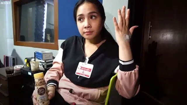 Keluar Rumah, Ini 6 Potret Nagita Slavina Rekaman Bareng Nissa Sabyan