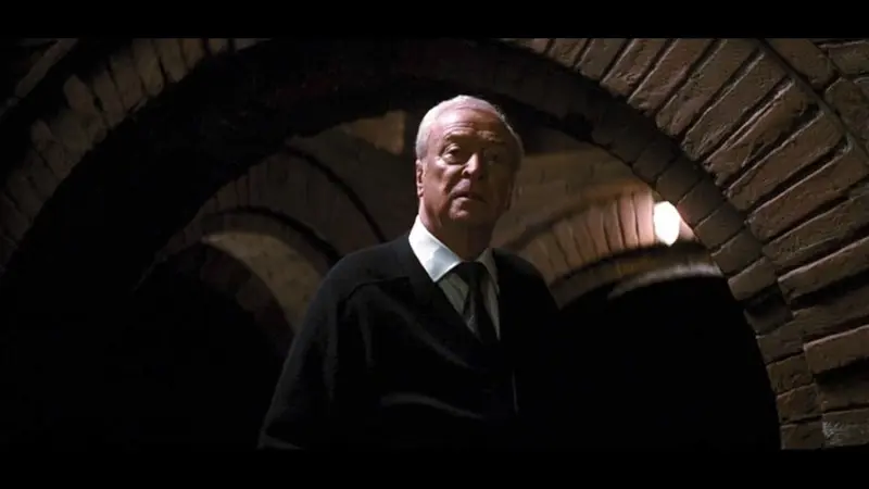 Michael Caine dalam The Dark Knight Rises.