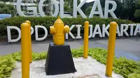 Hydrant di depan DPD Golkar DKI dengan warna merah