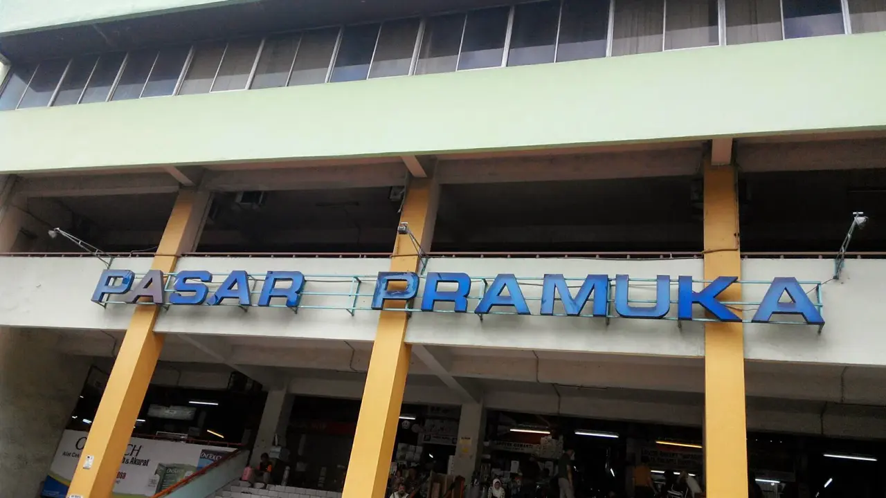 Dua Mantan Jenderal Ini Cari Hewan Piaraan di Pasar Pramuka