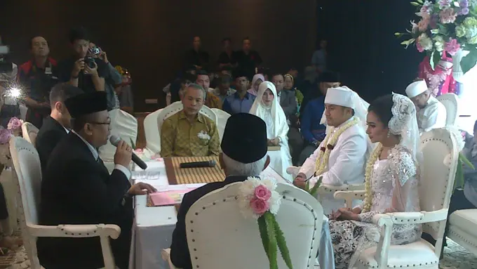 Hengky Kurniawan dan Sonya Fatmala