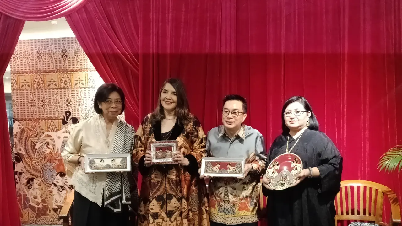 Wayang Beber, Karakter Budaya Indonesia yang Dituangkan Ghea Panggabean dalam Koleksi Tablewear