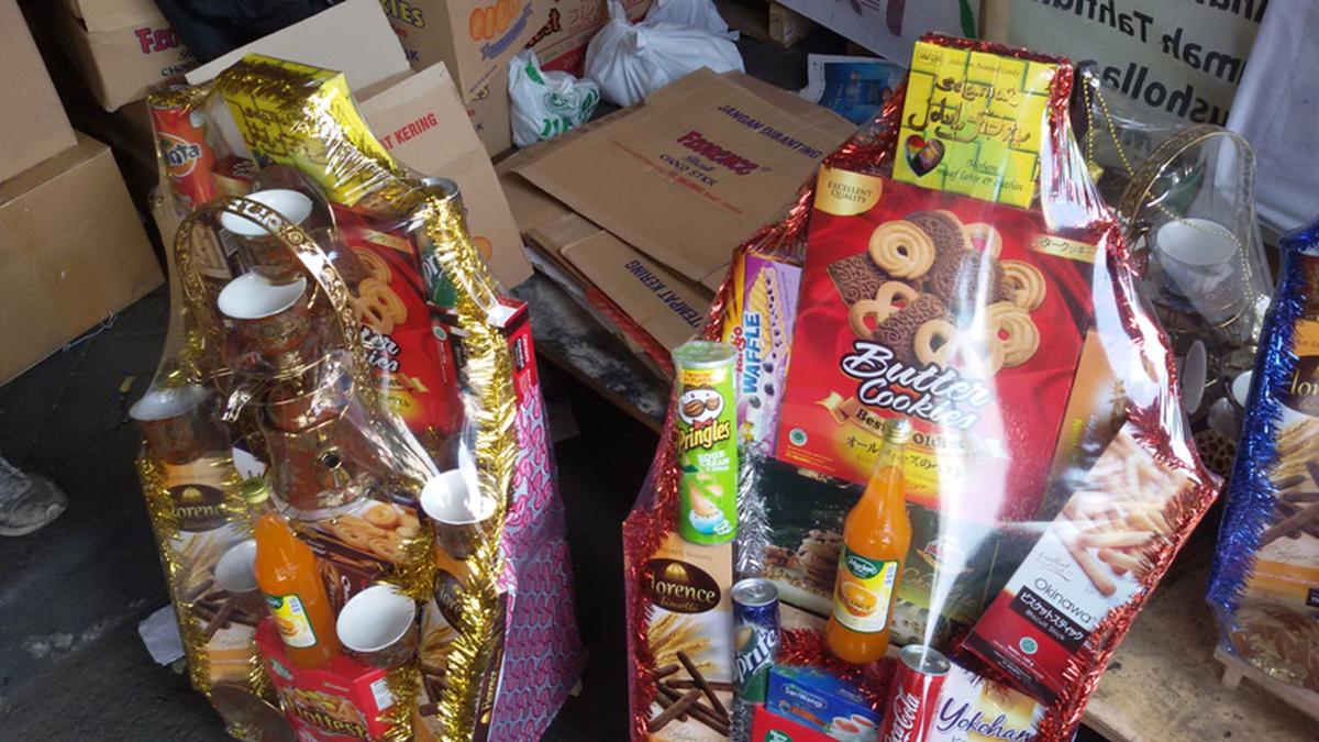 Reguk Untung dari Manisnya Bisnis Parcel Lebaran