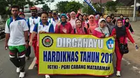 Peringati Hardiknas, Guru Banjiri Kota Martapura