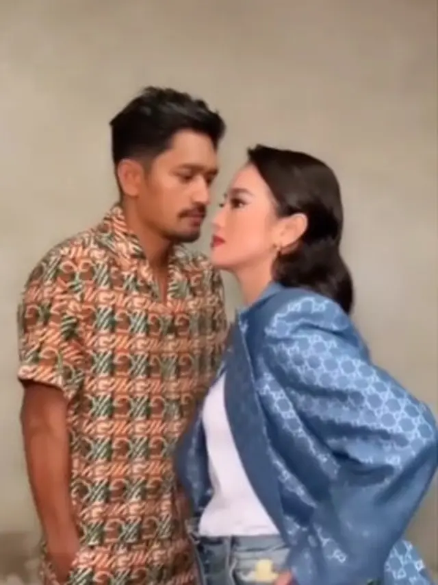 Tampil Kompak, Ini 7 Pemotretan Ibnu Jamil dan Ririn Ekawati yang Curi Perhatian